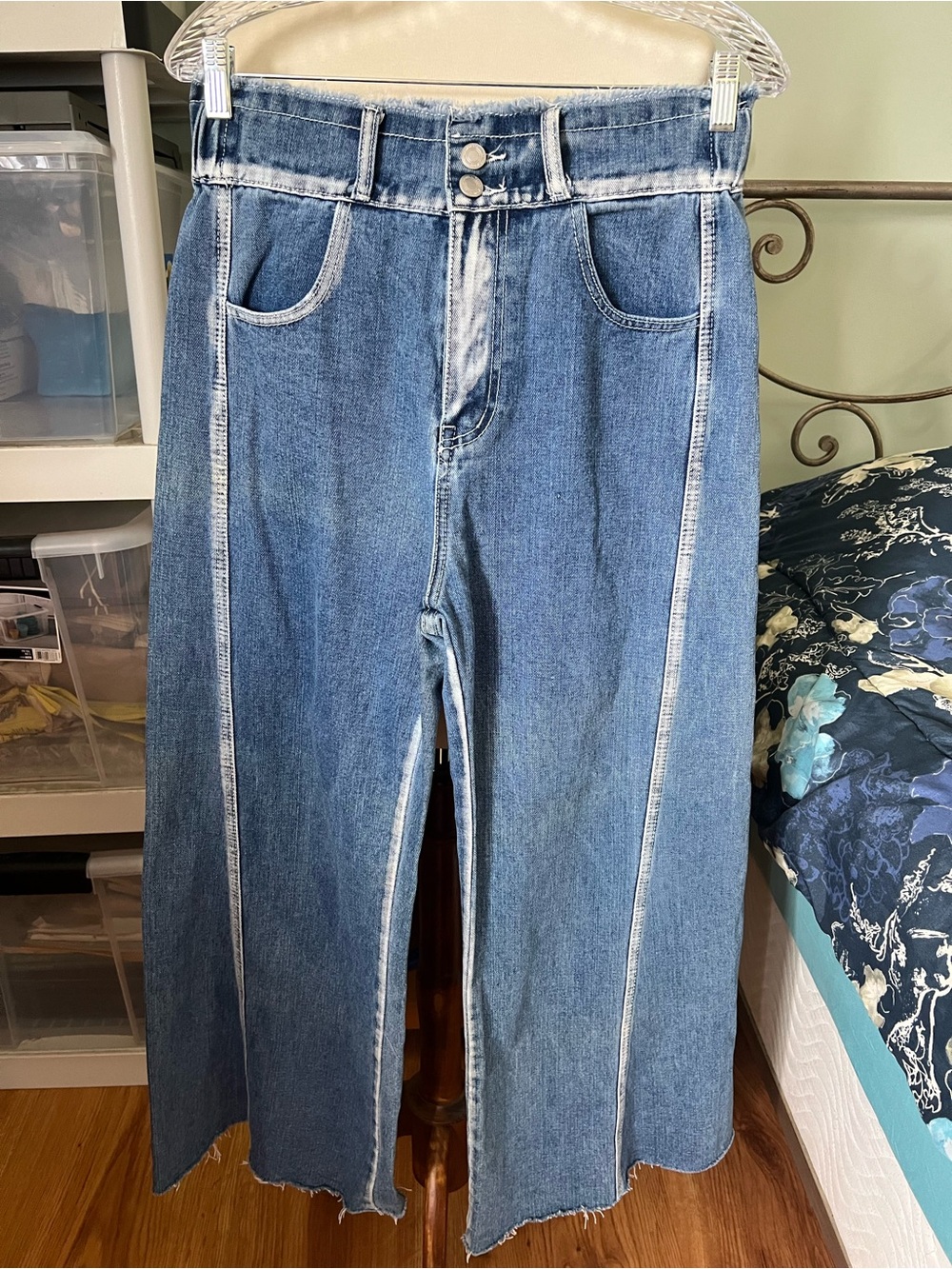 Unbranded Women’s Classic Blue Wide-Leg Barrel Jeans - High Waist Frayed Raw Hem